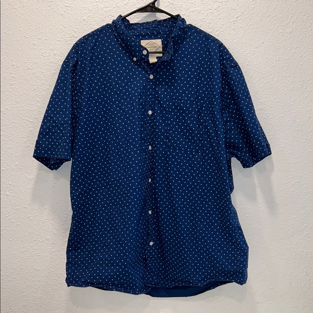St. John's Bay Navy and White Button Down Short Sleeve Shirt